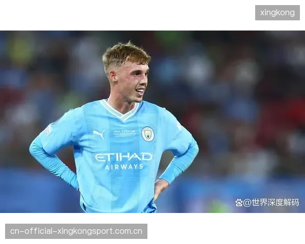 曼城青训奇才逆袭成国家队主力左后卫：青春的蜕变与荣耀的绽放
