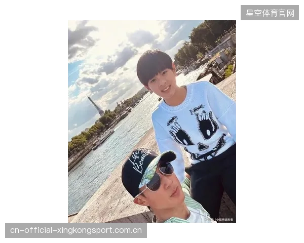 吴尊携儿子Max现身挑边：从“星星”到“星星之父”的传奇人生